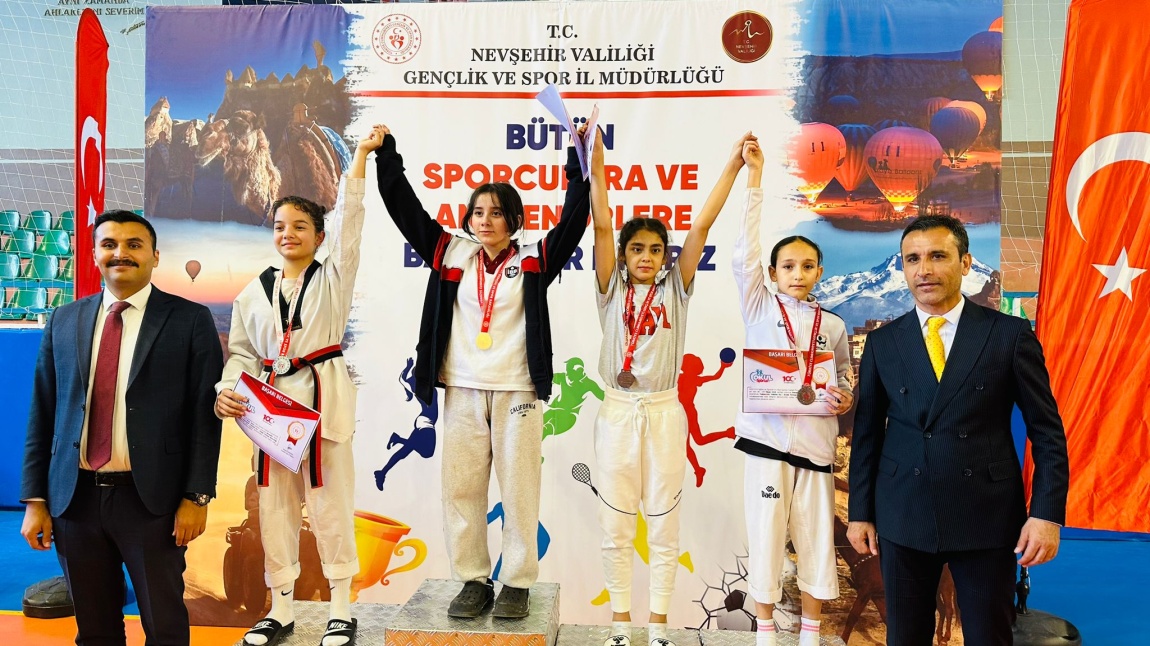 Okul Sporları Yıldızlar Taekwondo Şampiyonası'nda Türkiye 3.lüğü